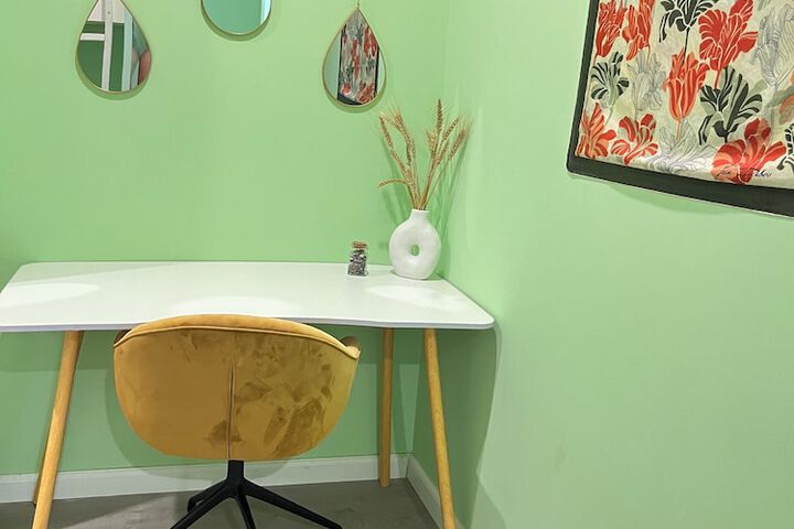 Room 52 of 146