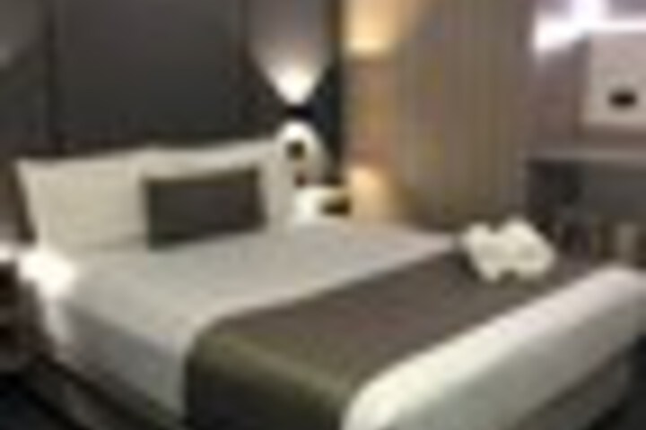 Room 32 of 132