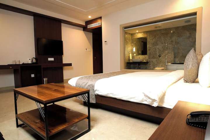 Room 25 of 51