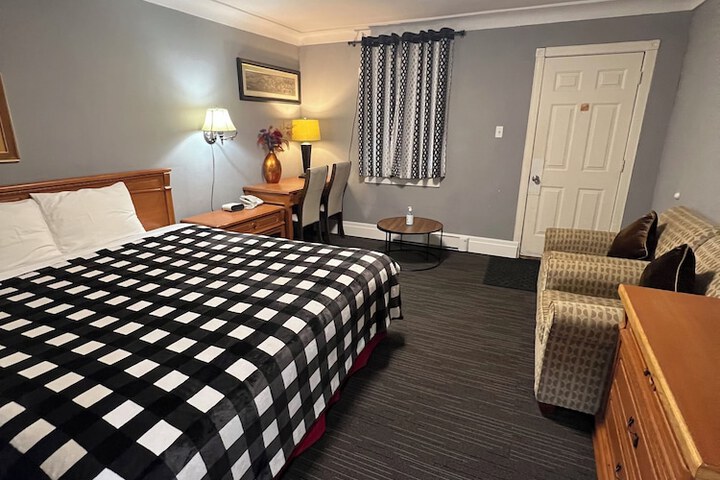 Room 7 of 35