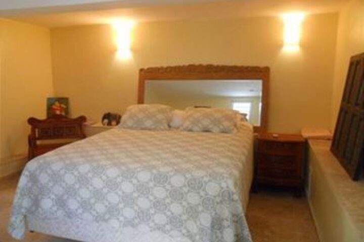Room 9 of 28