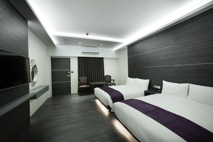 Room 6 of 35