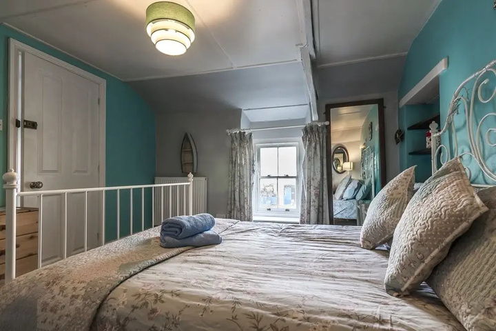 Room 2 of 13