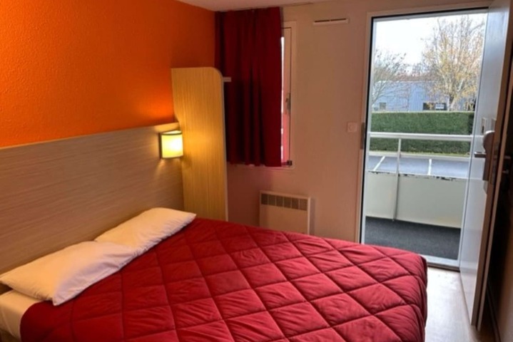 Room 8 of 35