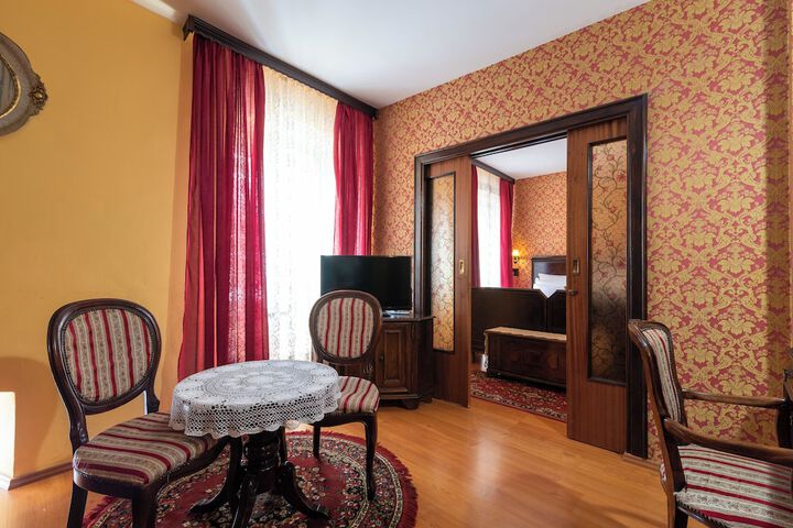 Room 57 of 108