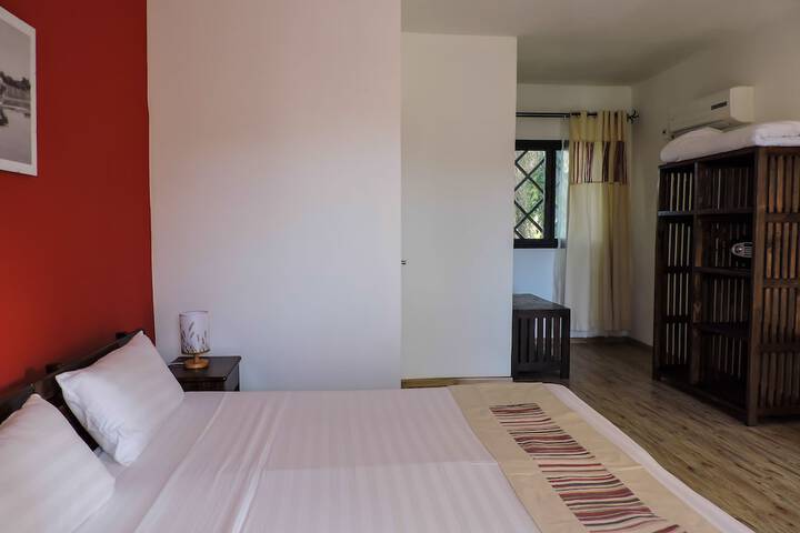 Room 4 of 41