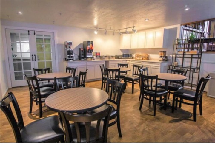 Breakfast area