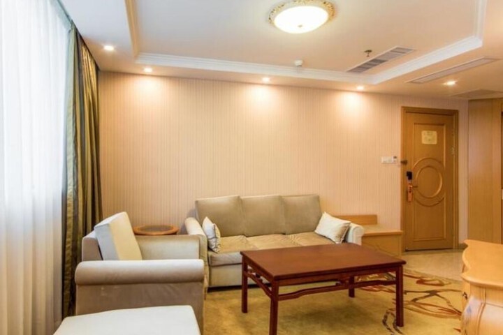 Room 26 of 37
