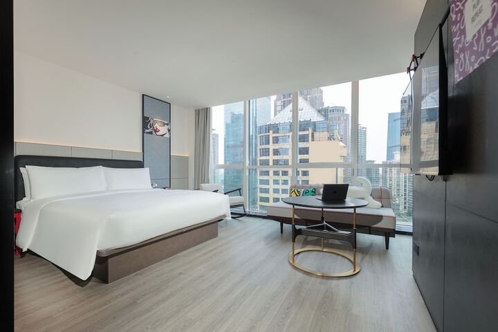 Room 27 of 96