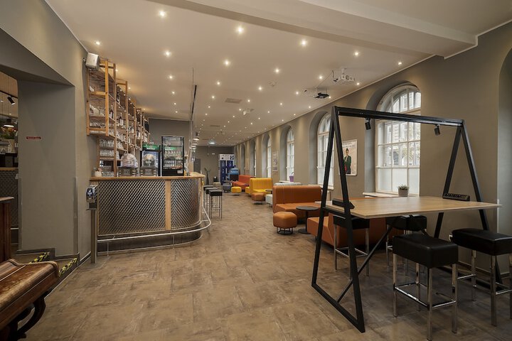 Entrance & Lobby