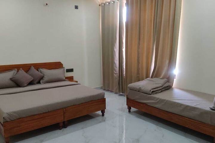Room 8 of 19