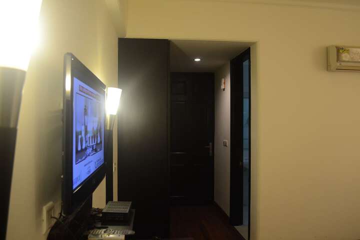 Room 8 of 35