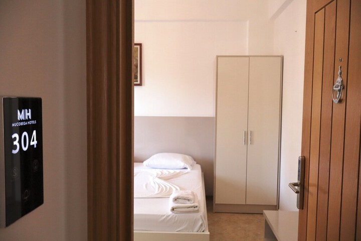 Room 6 of 29