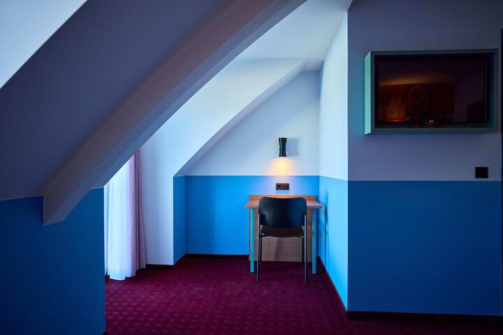 Room 13 of 51