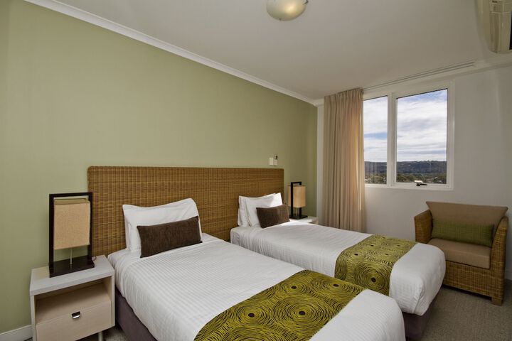Room 4 of 37