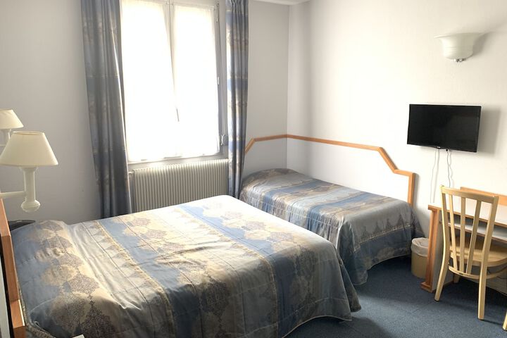 Room 11 of 30