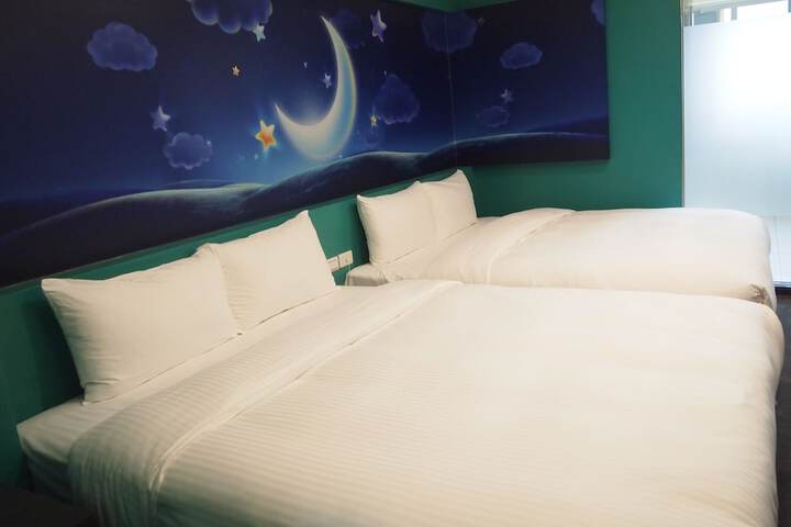 Room 28 of 68