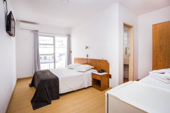 Room 16 of 170