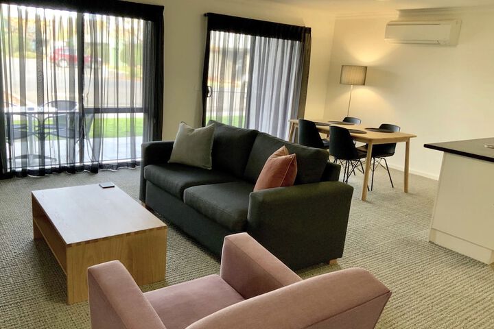 Room 17 of 34