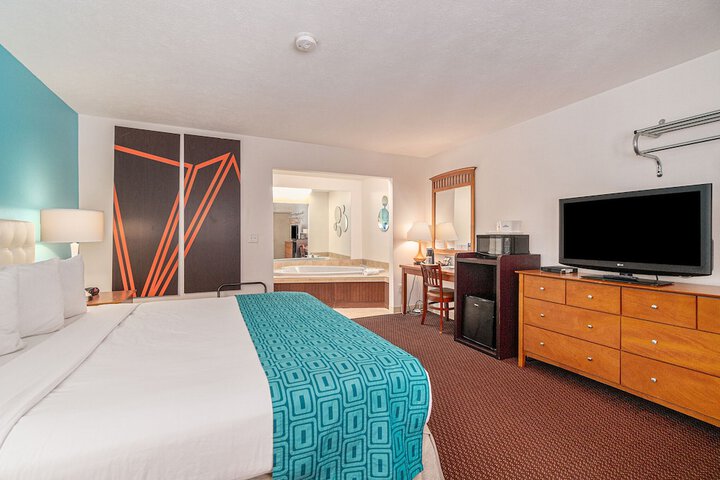1 King Bed (8 of 27)