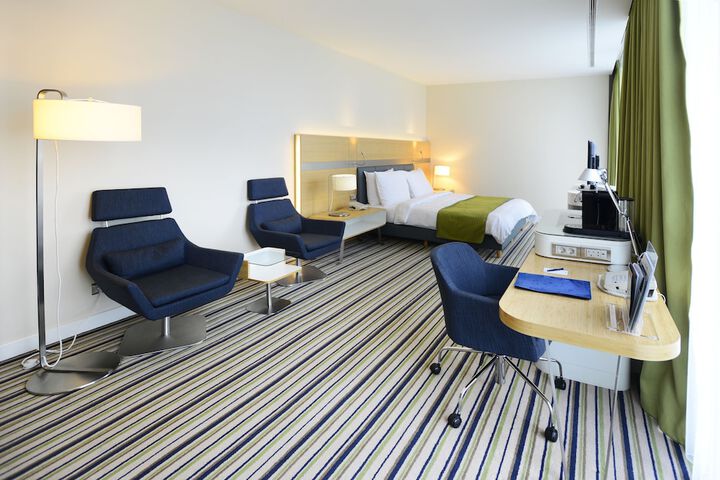 Room 68 of 204
