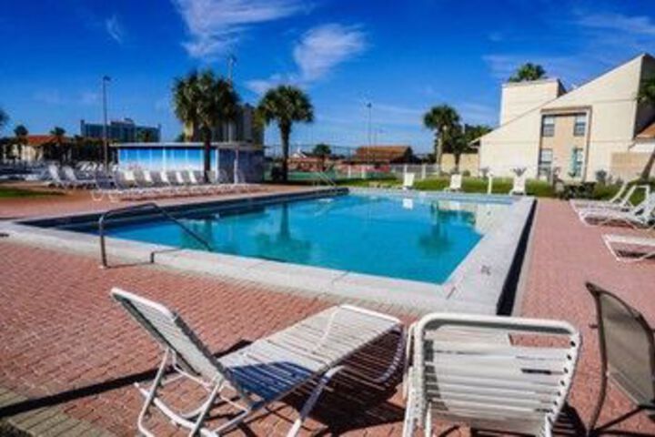 Pool 45 of 59