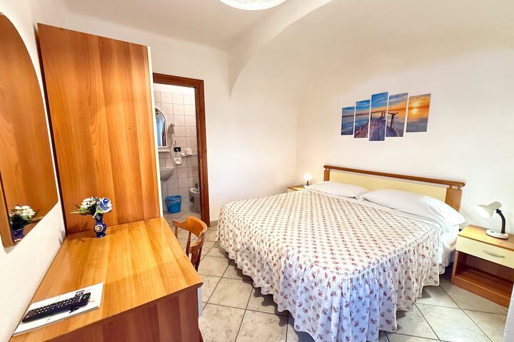 Room 18 of 65