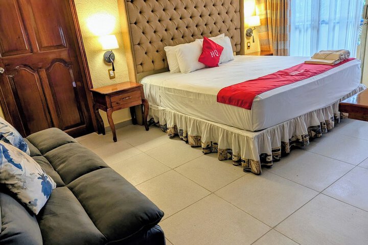 Room 33 of 51