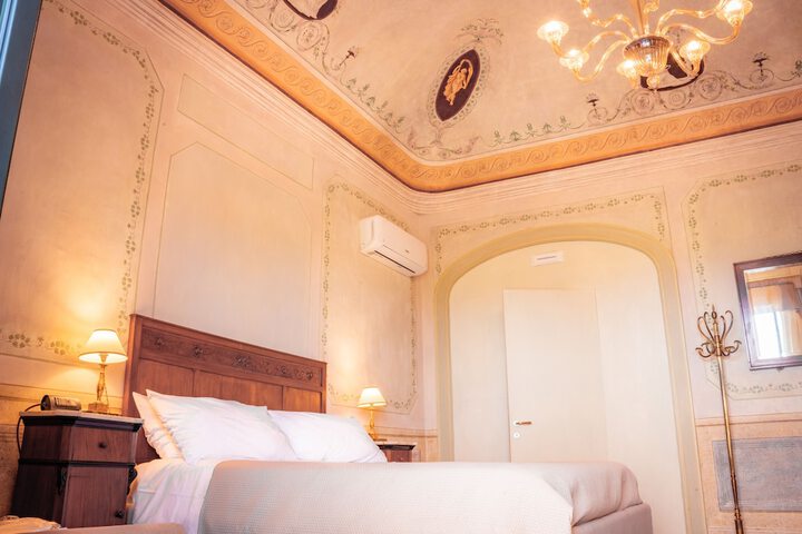 Room 4 of 38