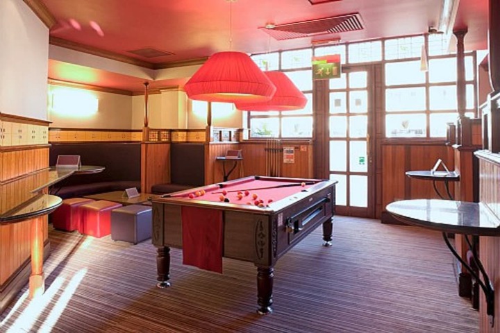 Lounge 103 of 146