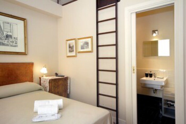 Room 20 of 29