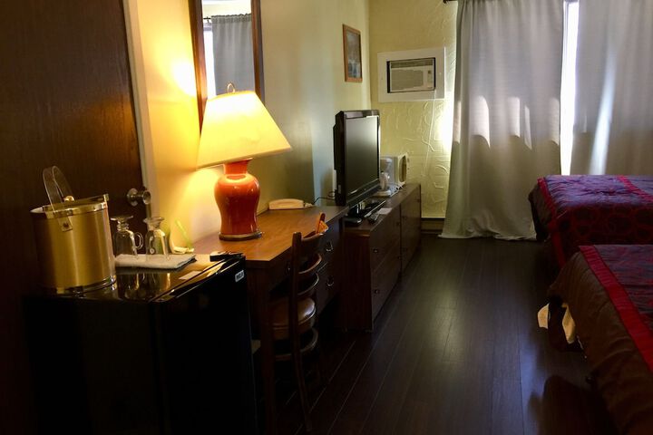 Room 33 of 38