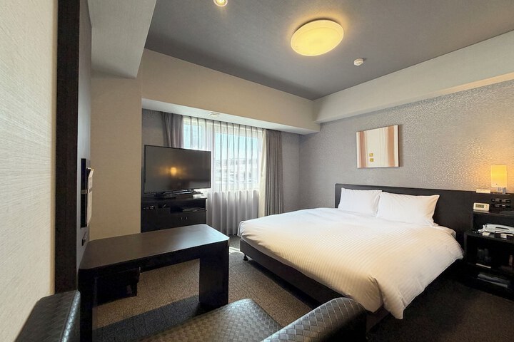 Room 15 of 27