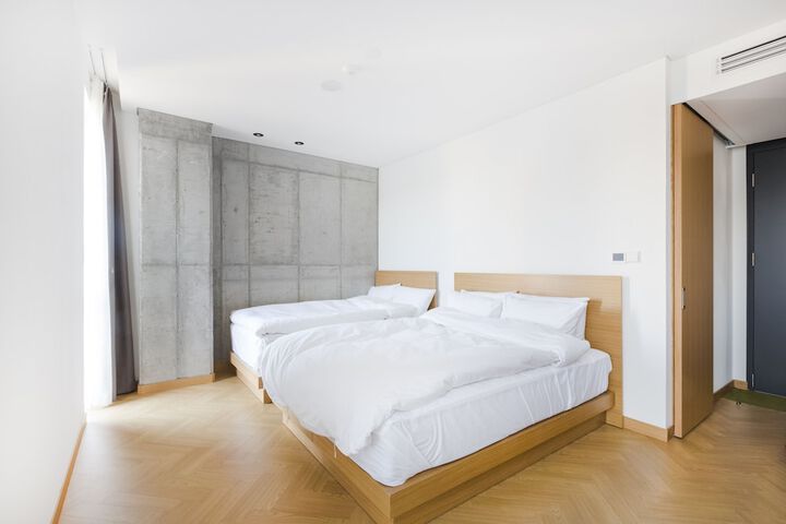 Room 2 of 48