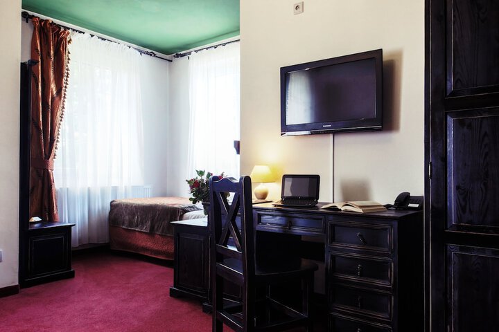 Room 19 of 59