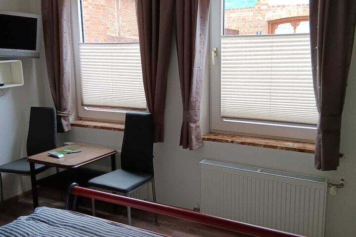 Room 10 of 26