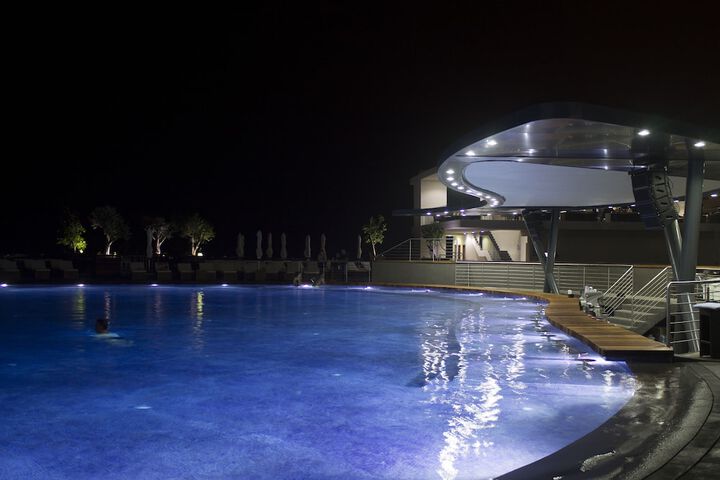 Pool 24 of 65