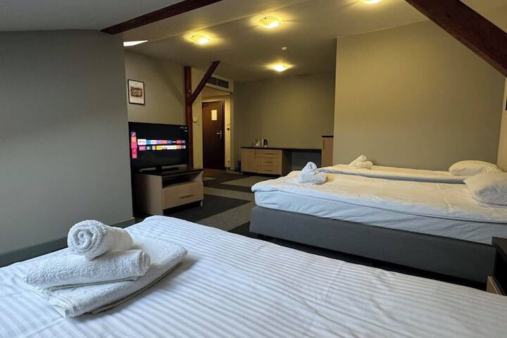 Room 2 of 4