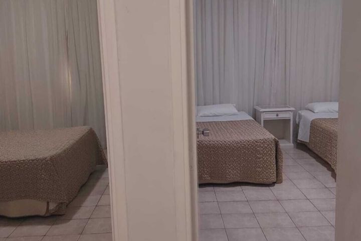 Room 34 of 80