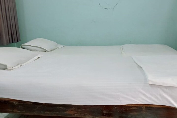 Room 7 of 13