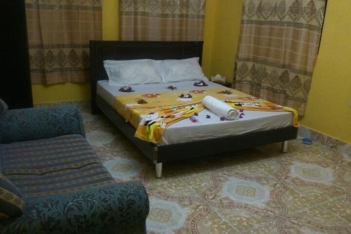 Room 4 of 20