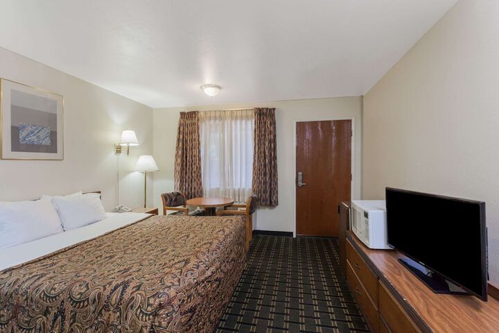 Basic King Bed (1 of 3)