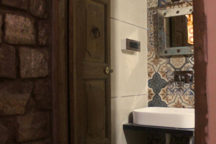 Room 49 of 90