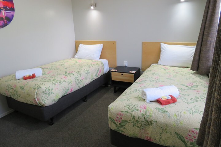 Room 35 of 74