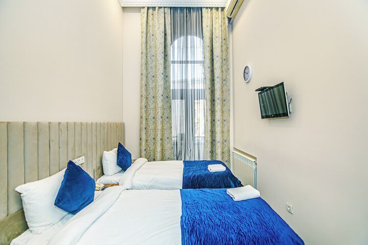 Room 27 of 79