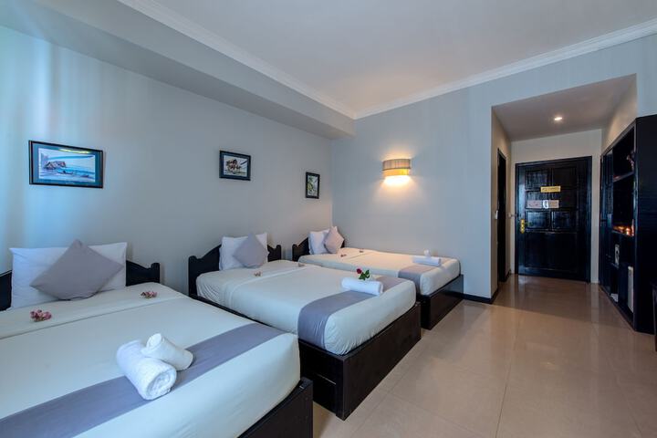 Room 44 of 160