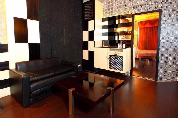 Room 21 of 31
