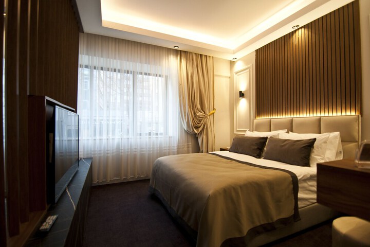 Room 30 of 76
