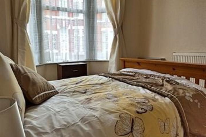 Room 11 of 24