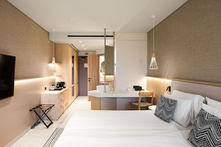 Room 40 of 154